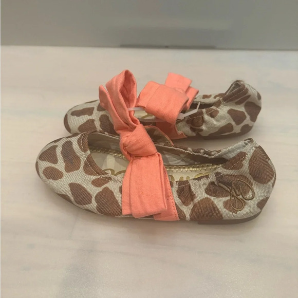 SAM EDELMAN GIRL’S FELICITY GIRAFFE PRINT BOW BALLET FLATS Size 2 - Picture 2 of 6